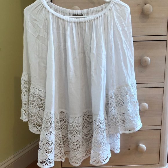 LF white off the shoulder top with crochet bottom - Picture 2 of 5